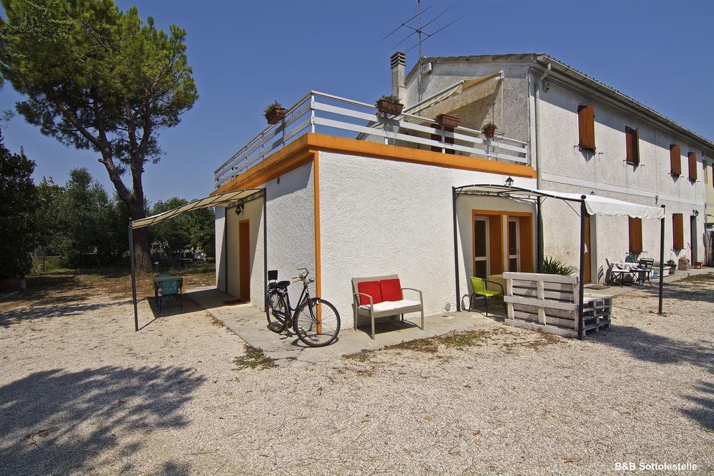 B&B Sotto Le Stelle 法诺 外观 照片