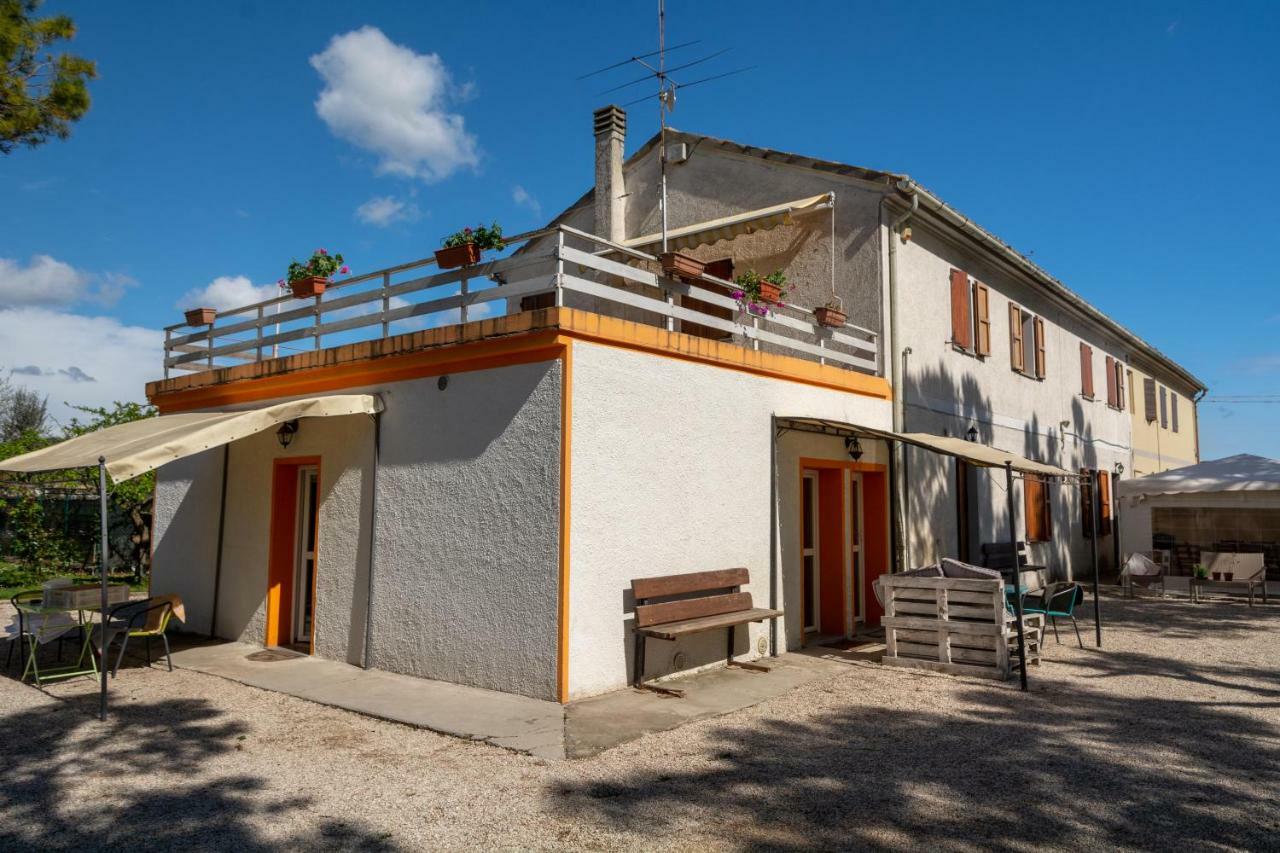 B&B Sotto Le Stelle 法诺 外观 照片